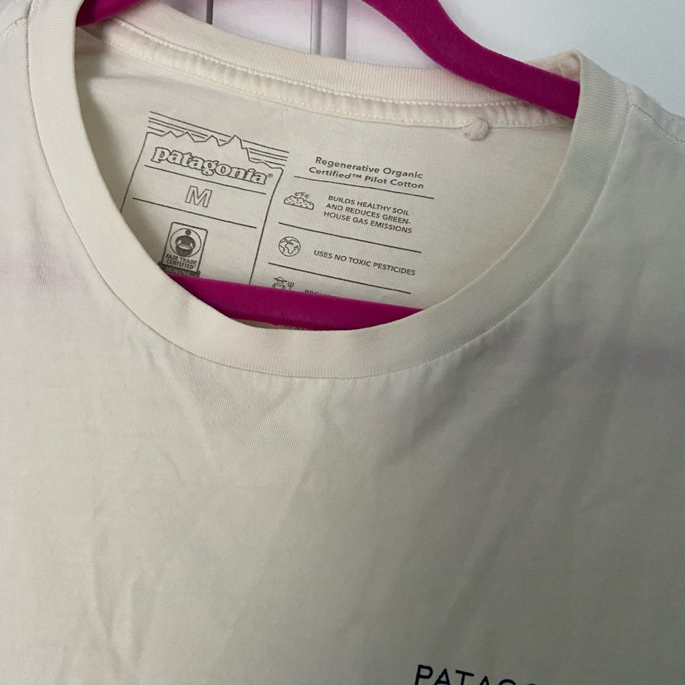 men’s Patagonia t shirt - Picture 2 of 4